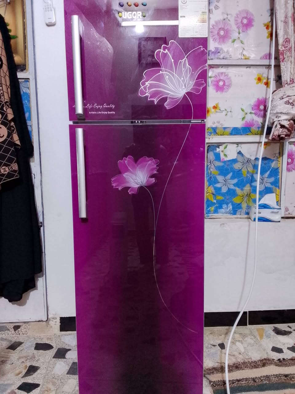 سلام عليكم ثلجه بيع
سعر 250 بيهه مجال 
***********
