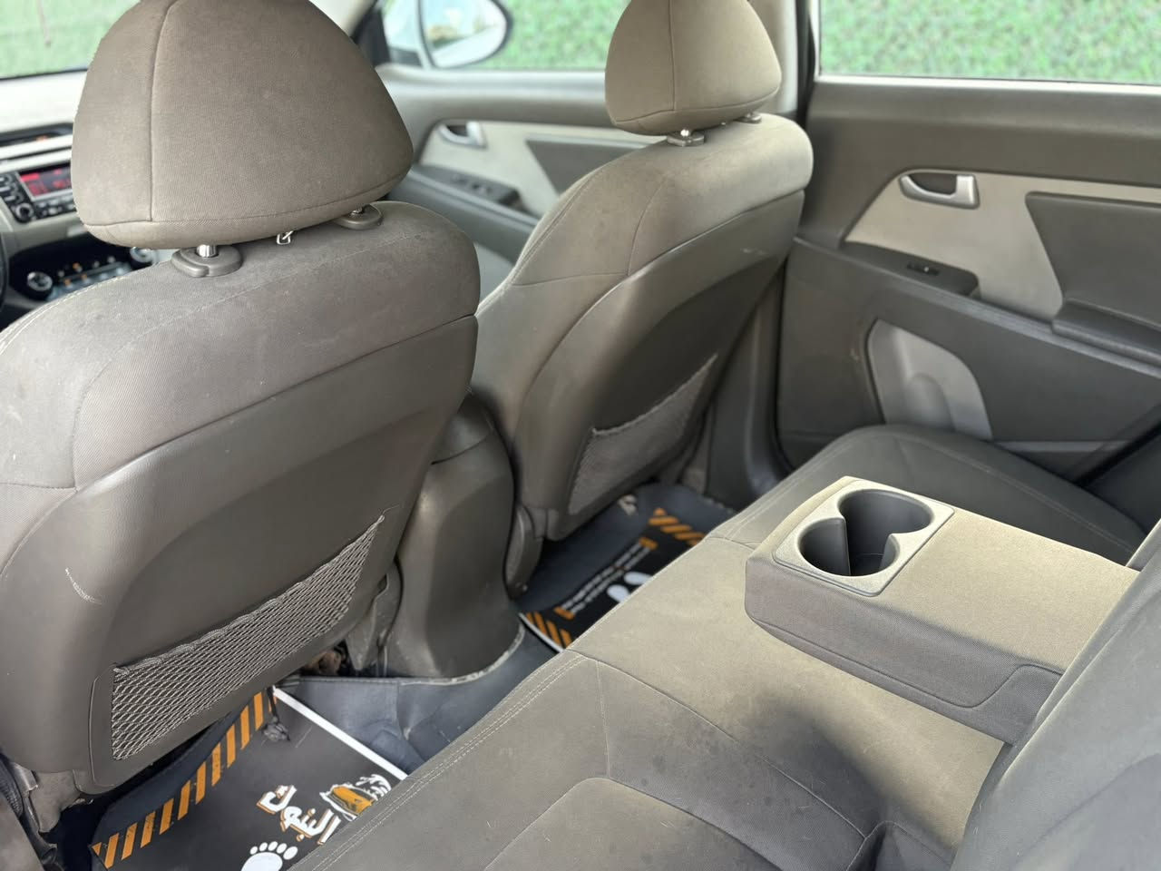 السلام عليكم كياسبورتج 2016 خليجي رقم بغداد الجديد سياره نضيفه حيل محرك وكير شركه بلاد بيهه صبغ شويه من جاملغ ماشيه ٩٥ حقيقي
محرك 2000 دوش
كامره بلاد
حساس دعاميه
حاكيه بلوتو
اشاير مري
تحكم ستيرن جهتين
نخم تاير جديد
صدر امامي خلفي جديد
تبريد ثلاجه
منظومه زنون
السعر ١٤٦ مجال بسيط ***********
