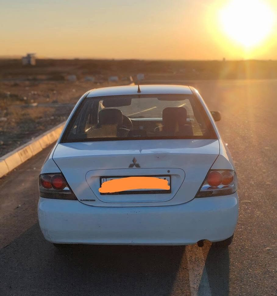 لانسه ر 2010 مه كينه گه وره ى گيرتۆماتیک ئاوينه كاره بايى
 گير و مه كينه و ته قه و ره قه و ته بريد و گه رمى هه مووى شتيكى به شه رت. 
پيش و پشت كه پس

چاملخى پشته وه ى بؤياخه
سه نه وى نوێیە
يه ك دينار مه سره فى تيدانييه
***********
*********** أربيل, العراق
