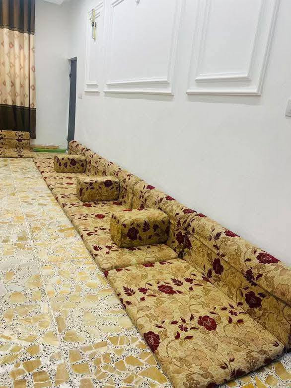 السلام عليكم ....
اغراض مستخدمه للبيع 
* ديوان ارضي ١٦ متر مع ٤ تجوات نضيف اسفنج جديد 
* جرباية اطفال نضيفه اخت الجديده  استخدام قليل للبيع 
*عربانه معاقين كهربائيه نضافتها كما موضح بلصور 
الاسعار الاستفسار خاص او الاتصال على الرقم ***********
