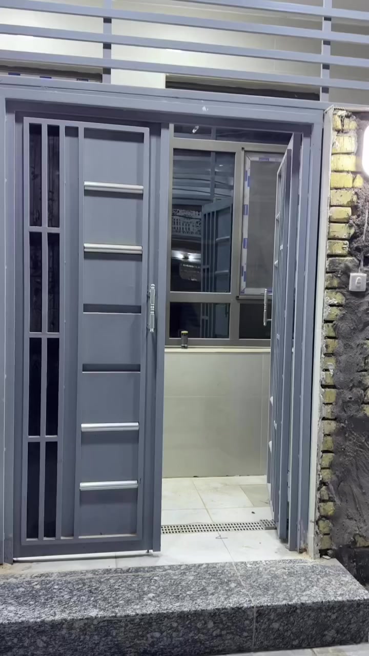 بيت اللايجار بالشموخ قرب مركز الصحي مال شموخ غرفتين وصاله وستقبال وصحيات داخله وخارجيه 
بيت تحفه وجديد كلش مفروش 

ستفسار ☎️***********
يجاره مليون وبيه مجال 

مكتب التميز للعقار 🏘️📍
الشموخ قرب جسر مشات
