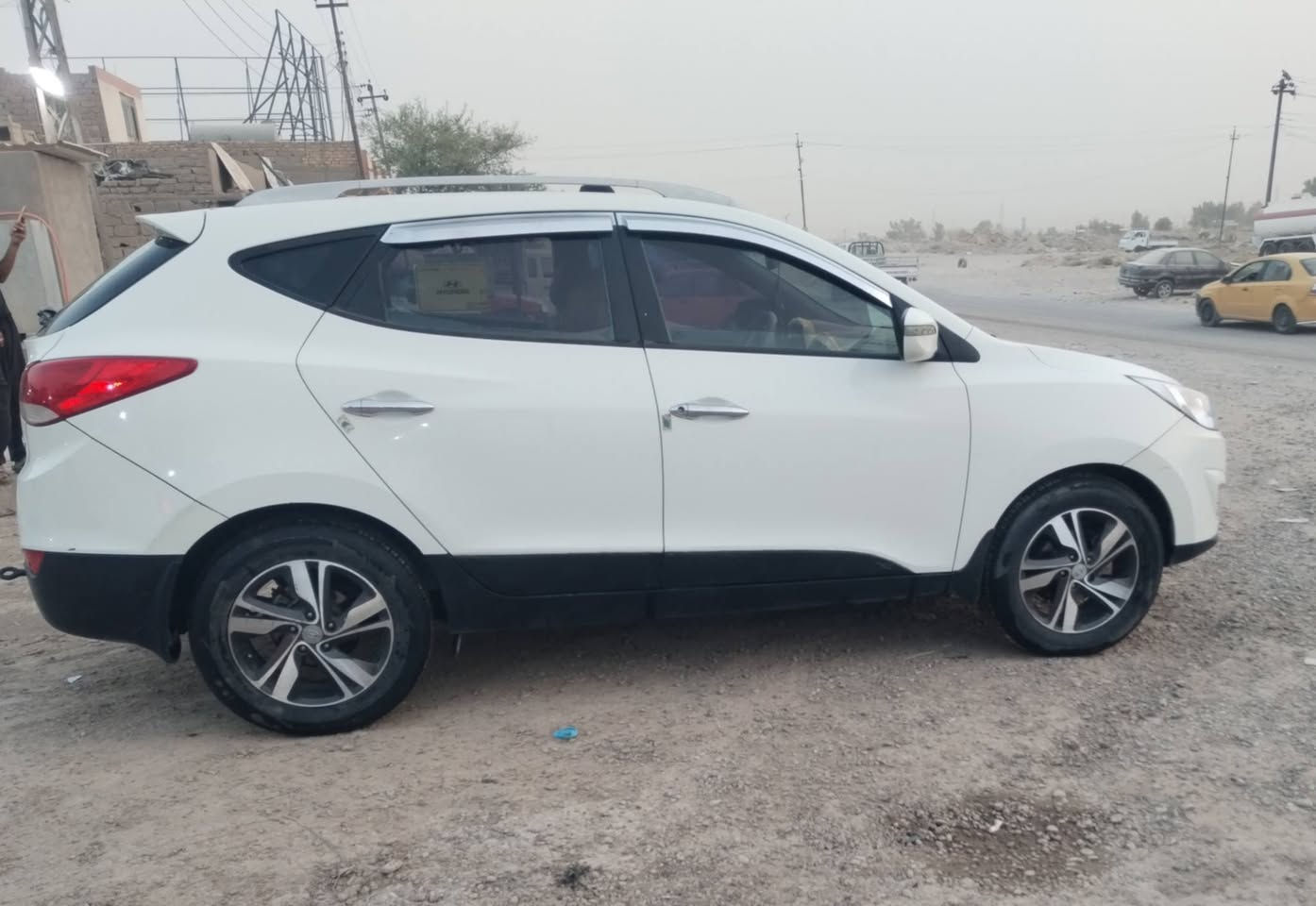 السلام عليكم
للبيع هونداي توسان خليجي موديل 2011 رقم أربيل  سنويه مجدده مواصفات السياره محرك 2000دوش المرغوب لايت  زنون أشاير بالمري ويل كروم كامره خلفيه تحكم أستيرن شاشه لمس بلاديه تبريد ثلج محرك جديد كير حدادية  كهربائيات أطارات بطارية تبريد ثلج تدفئة سيارة جاهزة.. ملاحظة بيها الجاملغ الخلفي صبغ 
السعر النهائي/ 120$
للاستفسار الأتصال على الأرقام 
*********** 
***********
العنوان/ صلاح الدين سامراء
