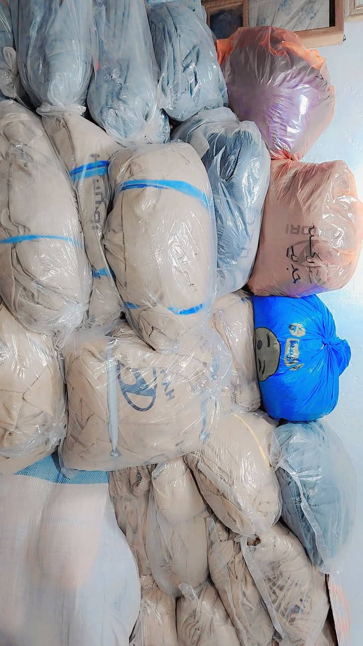 السلام عليكم وصول وجبه تلبيسات ستاركس بريجو ١٤ راكب جنبي عالي وناصي فتون تكسي يوجد خدمه توصيل جميع المحافظات للاستفسار ***********

