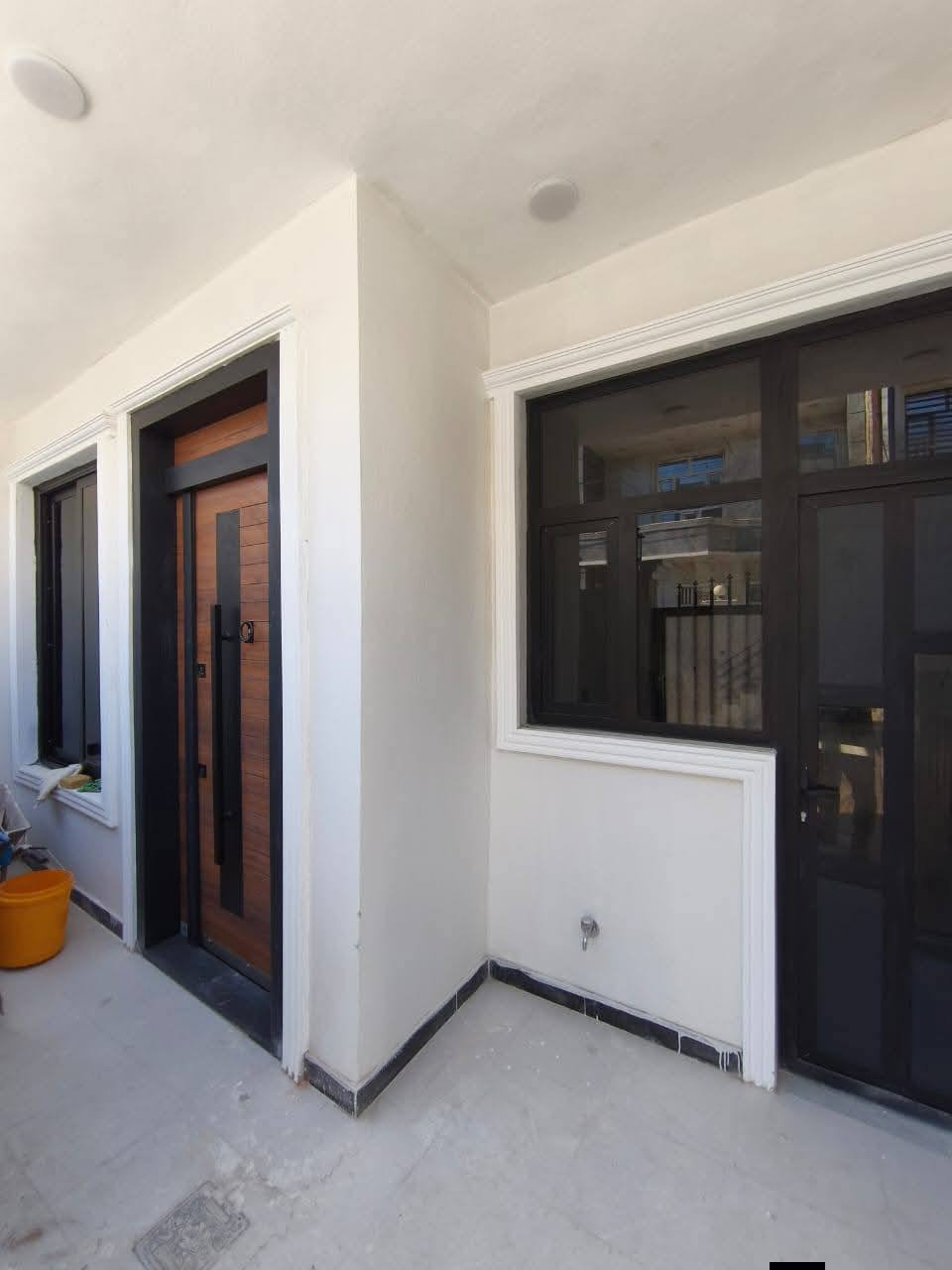 سلام عليكم
🏡 للبيع – دار زيرو جاهز للسكن 🏡

🔹 الموقع: بغداد – الدورة – البوعيثة

📌 مجمع السلطان الثالث 

تفاصيل العقار:

✅ المساحة: 100 متر

✅ الواجهة: 6.25 متر

✅ النزال: 16 متر

✅ عدد الطوابق: طابقين وبيتونه ✅حديث

مواصفات البناء:

✔️ 3 غرف نوم واسعة

✔️ استقبال مريح

✔️ صالة واسعة

✔️ مطبخ بتصميم عصري

✔️ صحيات عدد (2)

✔️ تشطيب درجة أولى مع جميع الخدمات

🛑 ملاحظة: الدار جاهزة للسكن فورا ً

📜 نوع العقار: طابو زراعي – سند 25 – إقرار محكمة

📞 للاستفسار:

📲 اتصال أو واتساب:
( مكتب الكرار2 للاستثمار والتطوير العقاري)
☎️ ***********

 #هاشتاك #دعم #مشاركات #تفاعل #لايك
