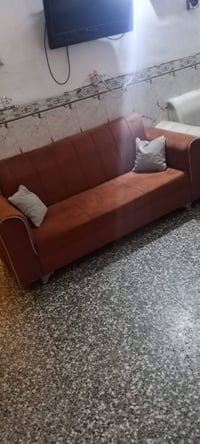 نص تخم 5 مقاعد للبيع نظيف جدآ مكاني الشعب للاستفسار الاتصال على واتساب...