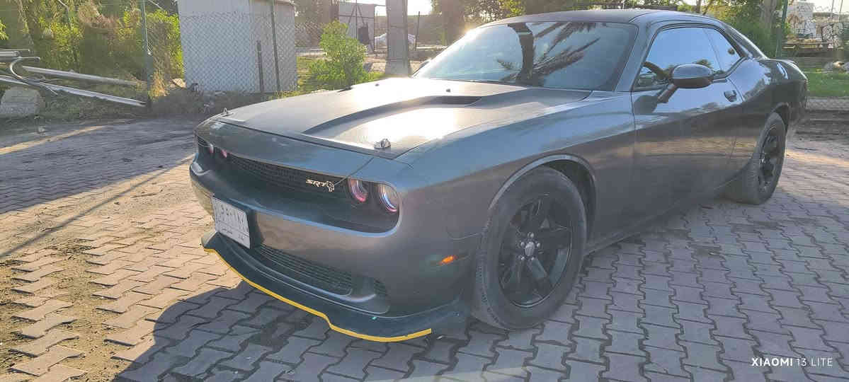 السلام عليكم
جالنجر موديل ١٢ لون رصاصي 
حادث جاملغ وشويه من الباب 
محدث بجم ١٧ انجل لايت متغير
سياره كير  مكينه ٣٦٠٠ كلش نضيفات 
تبريد ثلج تدفئه شغلات سياره 
بيها شخوط  بالكشر بسيطه 
وصدرها يرادله ادامه
سعرها ١١٣ وبيها مجال بسيط
مكانها جكوك قرب الكاظميه
*********** بغداد, العراق
