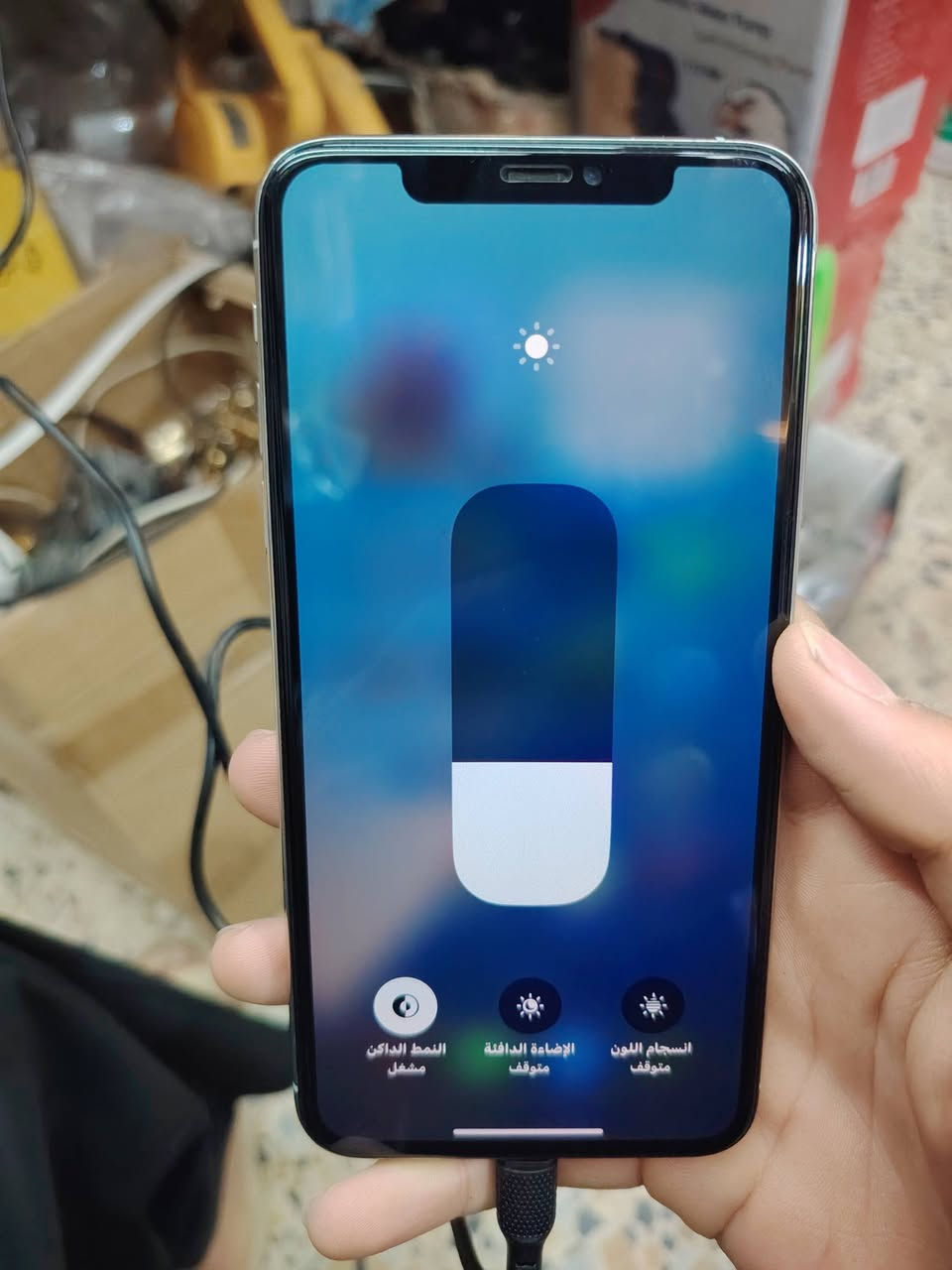 ايفون 11 برو ماكس 
ذاكره 256.بطاريه 74 
مستبدل شاشه فقط درجه اوله 3 خيارات وبي فطر بل ضهر مثل ماموضح بل صوره سعره 200 وبي مجال قليل حك جيه مكاني بغداد تقاطع درويش 
***********
