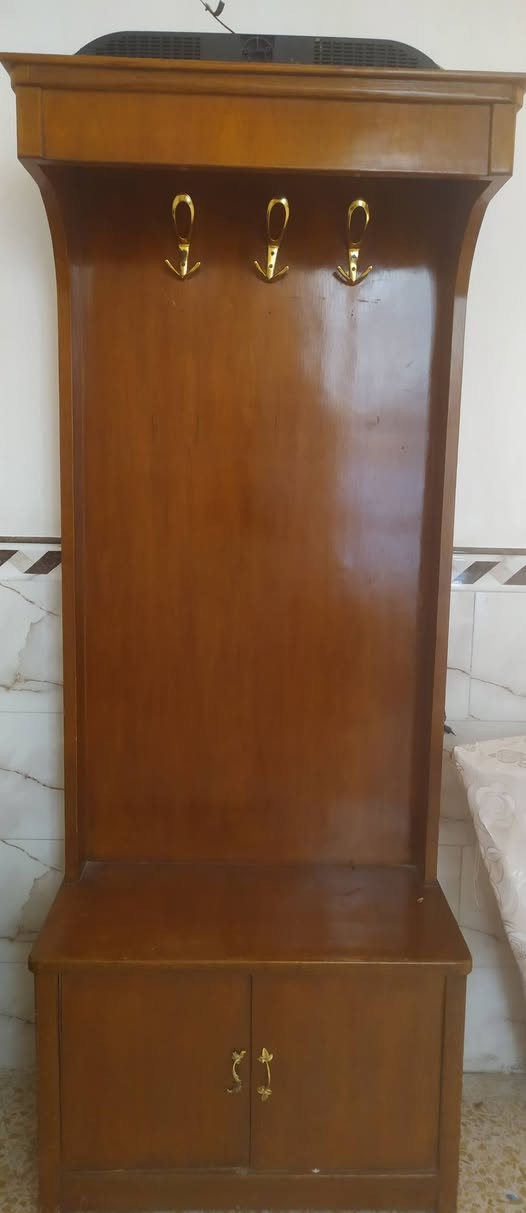 كنتور صاج نظيف مثل الصوره
خمس ابواب طابقين 
سعره 375بي مجال بسيط
الزاويه 75الف حلة, بابل


**إذا كنت صاحب هذا الإعلان وتريد حذفه لأي سبب، رجاءا أرسل رسالة إلى الدعم الفني**