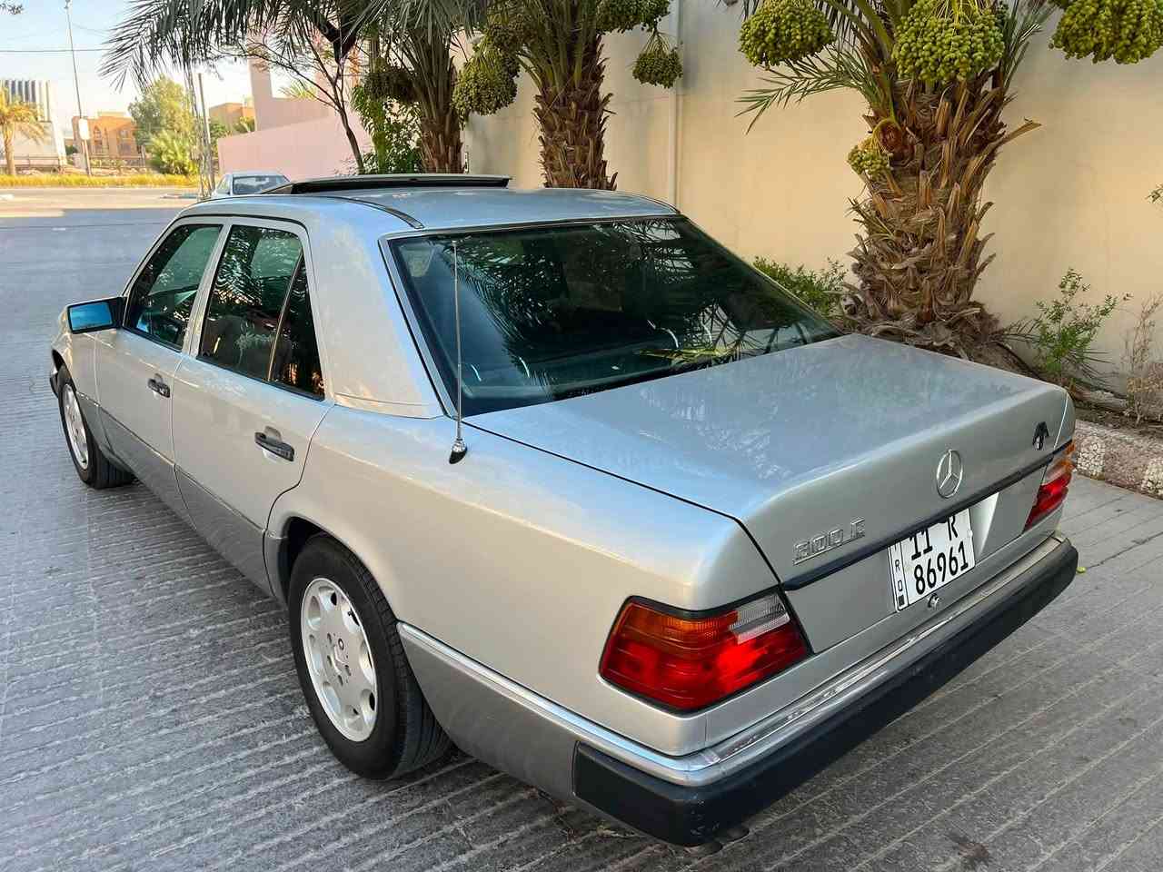 سلام عليكم من رخصة الادمن
للبيع فقط مارسدس دب موديل 1992 

جاهزه 100/100 مكينه وكير وحداديه وتبريد وتخم تاير كلهه كفاله ترايك وين يعجبك 

فول كير قفل سلايت طكتين دبل مروحه 

كفاله من ضربه وخياس حتى القواعد كلهه بلاد

مكانه نجف ومالك نجف سعر ( 88 )وبيهه مجال

الاستفسار ***********  

مكينه بلاد عنكبوت 🕷️ قبق اسود نكره سلف
