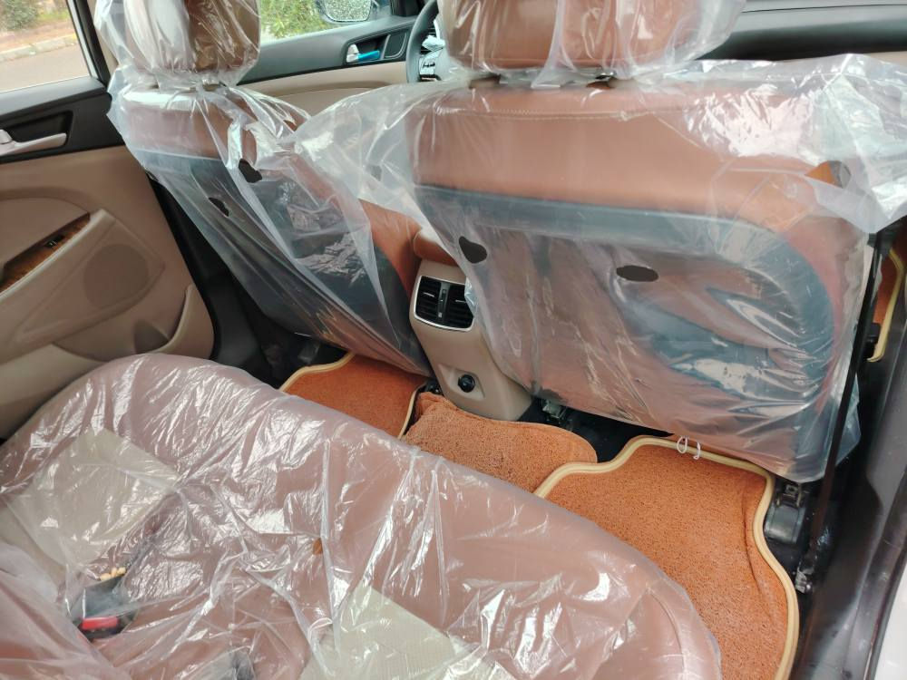 السلام عليكم..شركة الكاصد.. 
توسان 2020 خلجيه فول موصفات.. تجي هاند بريك بل الرجل.. 
بدون فتحه...
كفاله من الصبغ والتبديل الطخات..
محرك 2000 دوش..ماشيه    39 الف تراي مال زيرووو.. 
البجم 5 عدسات وعدسه دواره.. 
بصمه... تشغيل..
مري شفط وترحيب..
شاشه وكامره دواره..
حساس خلفي امامي.. 
دكمة مود درايف..
خمسه ويل كب.. 
سبير منازل.. 
تبريد خلفي امامي.. 
تبريد جكمچه.. 
الكشنات كهرباء2 وجلد لونين بقلاوه.. 
السياره كفاله عامه حتى الدعاميات كفاله.. 
باسمي شخصيآ.. 
محرك وكير وتبريد كله شركه برغي ممفتوح بيها.. حتى مي الشركه بيه  ماكو سياره جديده وبل العافيه عل الياخذها 
مكاني بغداد الكرخ حي الجهاد ..
هذه رقمي ***********
للبيع غاز والي يدور جديد خل يتصل ويدلل بغداد, العراق
