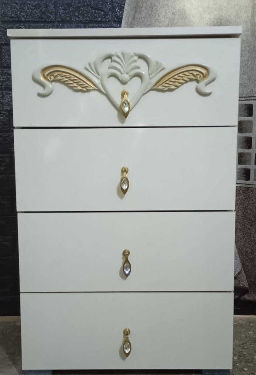 سلام عليكم غرفه 9  قطع  خت جديده  650  وبيه مجال  اذا مو شراي لا تجي ولا تعبني  غرفه حلوه مرتبه بلعافيه ع ياخذه اتصلو صاحب الغرفه ***********
