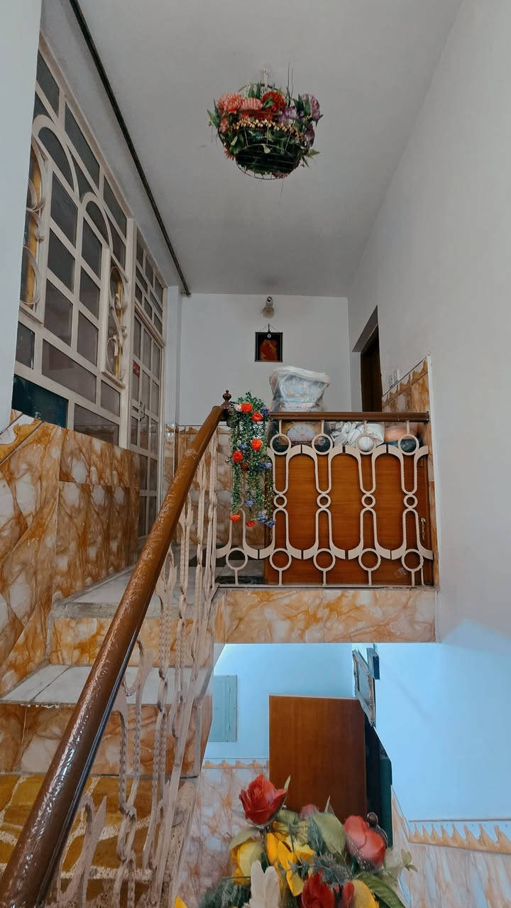 ✨🟤 الـدار للـبيـع 🟤✨ 

تفـاصـيـل الـدار : ▪️الـدار في حـي العـدالـه [شـارع 15] خلـف شـارع الجنـسيـه ▪️ المسـاحـه 100 متر ▪️طابقيـن ▪️غـرف نـوم 3  ▪️صـالـه 2 ▪️استقـبـال▪️مطبـخ ▪️صحيـات3 ▪️بنـاء 2016▪️الـواجـهه سيـراميـك . ✨ 

📍العنـوان ﴿مكـتب ابـو زيـد الكـنـبـي شـارع الجنسـيـه للتـواصـل اتصـل علـى الرقـم التـالي *********** أو زيارة مكـتبـنا 🌷. ﴾
