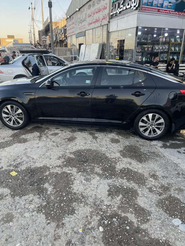 السلام عليكم سيارة للبيع نوع كيا اوبتما موديل 2014محرك 2400وارد كندي سيارة مكفولة كير محرك على وضع الشركة استخدام شخصي حادثها فقط دعامية كما موضح بالمنشورصور الحادث وبيها رش صبغ باب السائق اثر شخوط السيارة باسمي رقم بغداد الإنكليزي سنويه 2030 رايدها 110وبيها مجال للتواصل على الرقم ***********
