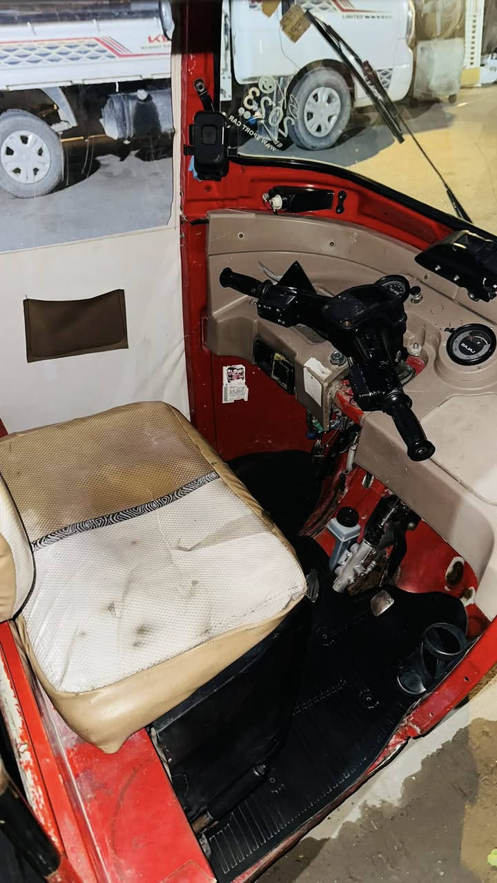 سلام عليكم
تكتك 2018للبيع
تكتك كامله مابيه اي نقص بس تخم تاير
اكسل كلج كله جديد مكينه نضيفه 
سعر 4500
مكان بغداد الشماعيه 
***********
