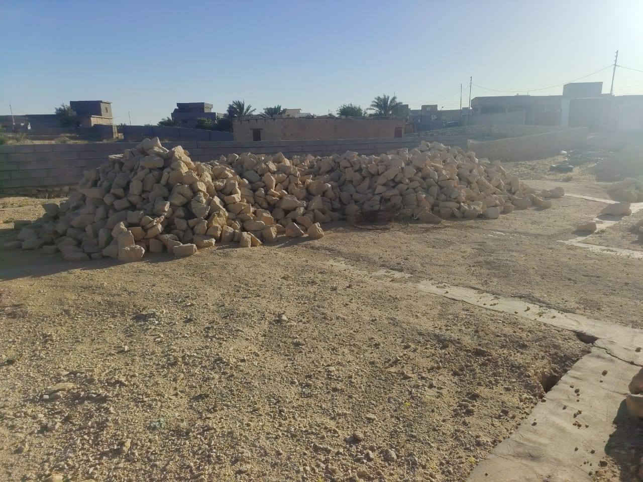سلام عليكم قطعة ارض للبيع القطعه عليه 8كلابات حجر ودرب رمل مكان القطعه سبحاني سعر خاص
ول شراي يدلل
***********
