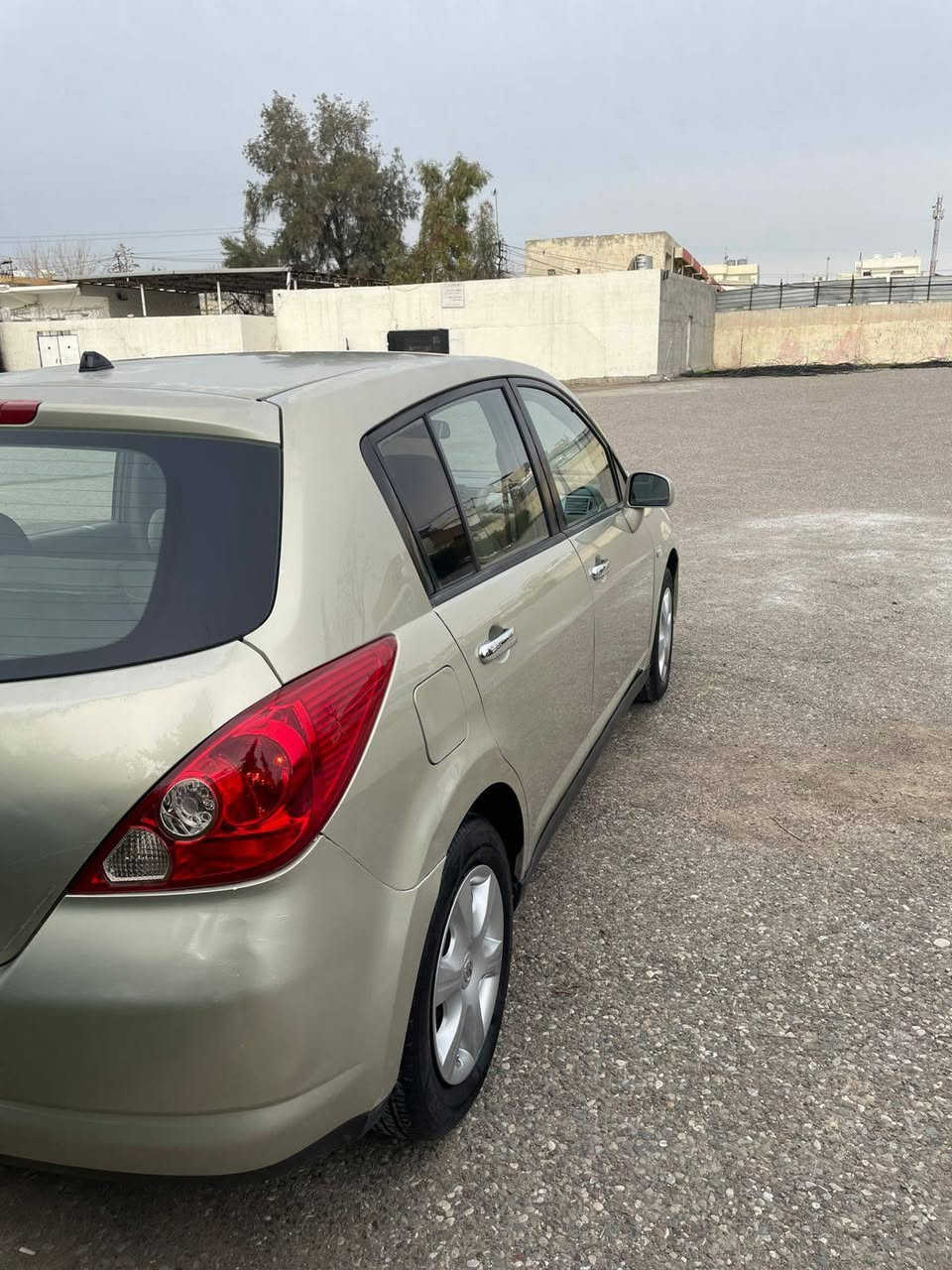 نیسان تیدا 2007 
گێر تۆماتیک 
جام کارەبا
ناو زەرد
توند و تۆلە سەیارەکە 
تەنها ٣ پارچەی  پەمپە
جەمپێکی زۆر خەفیفی هەیە 
کەمیک کالبونەوەی هەیە
بی مەسروفە
سحر$ 75
*********** 
هەولیر أربيل, العراق
