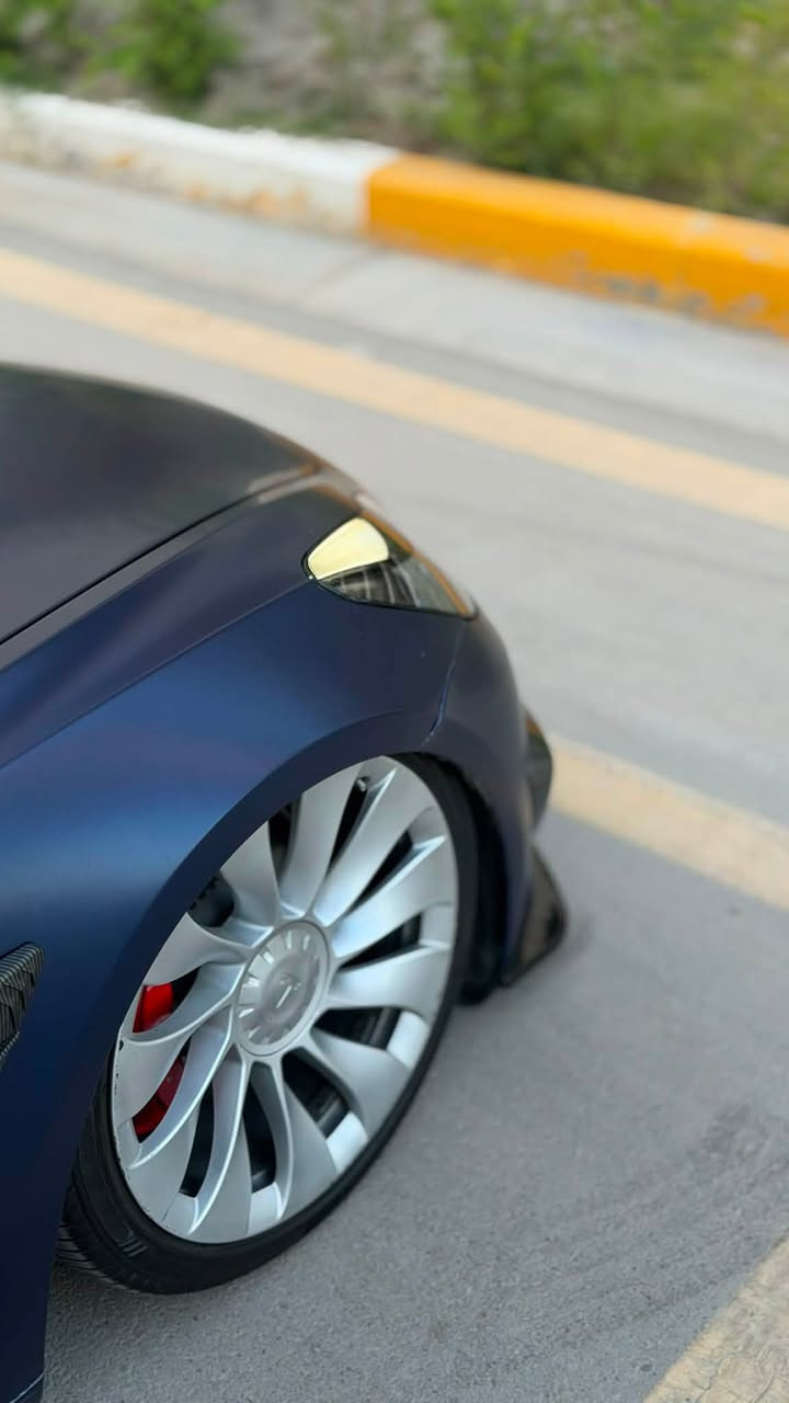 Tesla 3 Performance الوحيدة يالعراق 
➿السيارة بسعر ٣ هايلاند سنكل 
🔘صبغ جاملغ وبنيد 
🔵السيارة مغلفة matt ppf
⚫️عليهه جكات كصيتهن من امريكا 
🟢السياره صفر مسج ولاعطل 
- داخل ابيض
- كت كامل من دفيوزر ولحية وبلوجكترات معدلة
- ستيرن فورجت رياضي
- تحكم بيانو 
- شاشة دوارة 
- شاشة خلفية تبريد
- سكوبات 
- تخم تاير اصلي اعلى بدون طسة 
- السيارة مداخلة اي استعراض 
- كفالة من ماطورات وبطارية حتى من الفتح  
- السعر 207 
- مكان السيارة المنطقة الخضراء 
- للتواصل ***********
