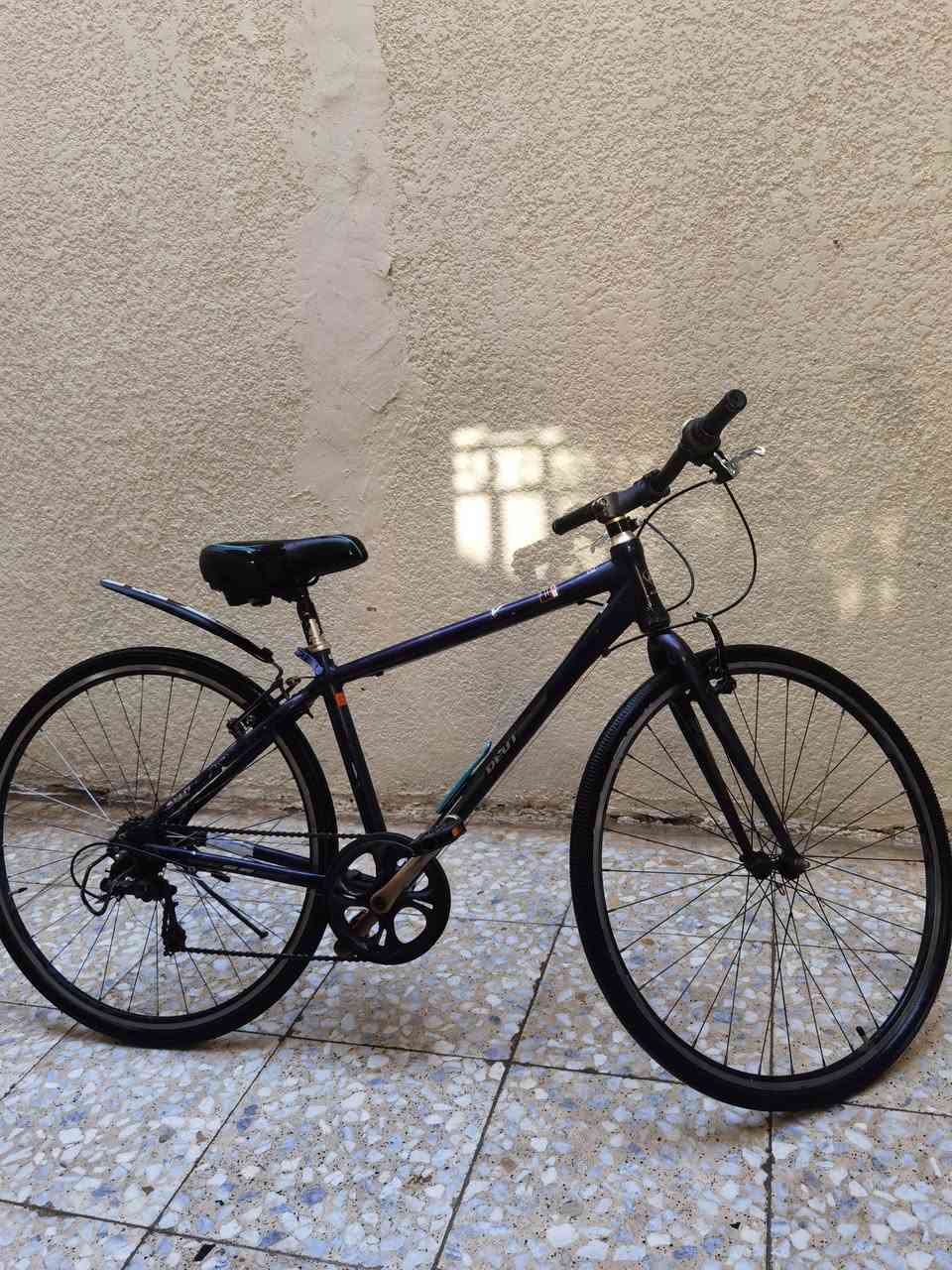 السلام عليكم
C700 حجم 27 گيورة شغالة بريك خلفي شغال والإمامي فقط يرادلة ضب البايسكل المنيوم اريدة ب50 قفل مستعجل ع بيعتة مكاني بغداد الحبيبية رقمي ***********
