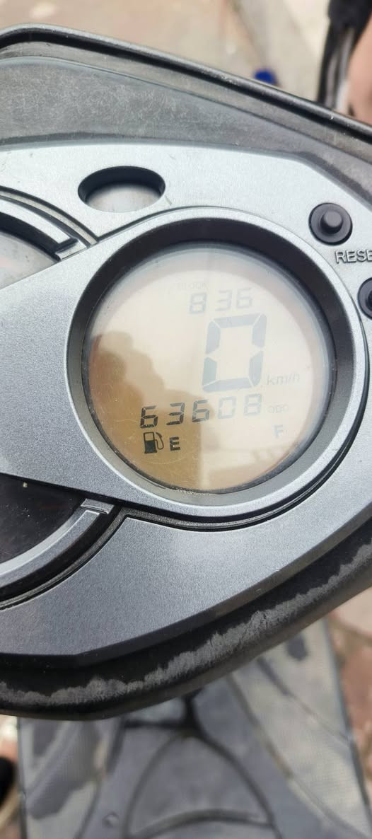 سلام عليكم
للبيع دراجه سكنس فحل لون زيتوني 

دراجه وكاله نضيفه جدا  جكليته 

مكفوله من طول لطول 

محرك ناعم الله شاهد خرسه 

   شرط محرك ممفتوح 

ماشيه 63 الف مثل ما وضح بل صوره 

بريكات دسك امامي بنز  خلفي 

كهربائيات كامله نكره سلف 

كيجات مال بيت عقيل

دبلات ممتازه 

للعلم صاليه 7 اشهر 

المكان بغداد المدينه الصدر  

سعر وتفاصيل على الرقم موجود 

***********
