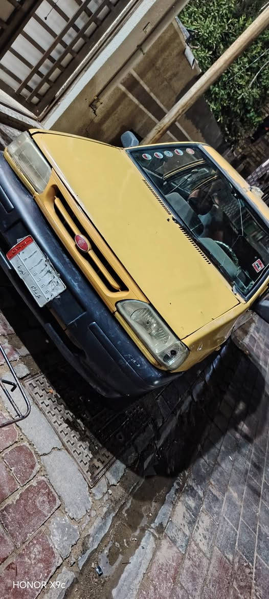 سلام عليكم سايبه للبيع مكينه وكير نضاف مصفرة هيئه وغرامات وبحث موجود سيارة نضيفه وخير من الله السعر 15 ورقه مكان كربلاء بيع مستعجل ***********
