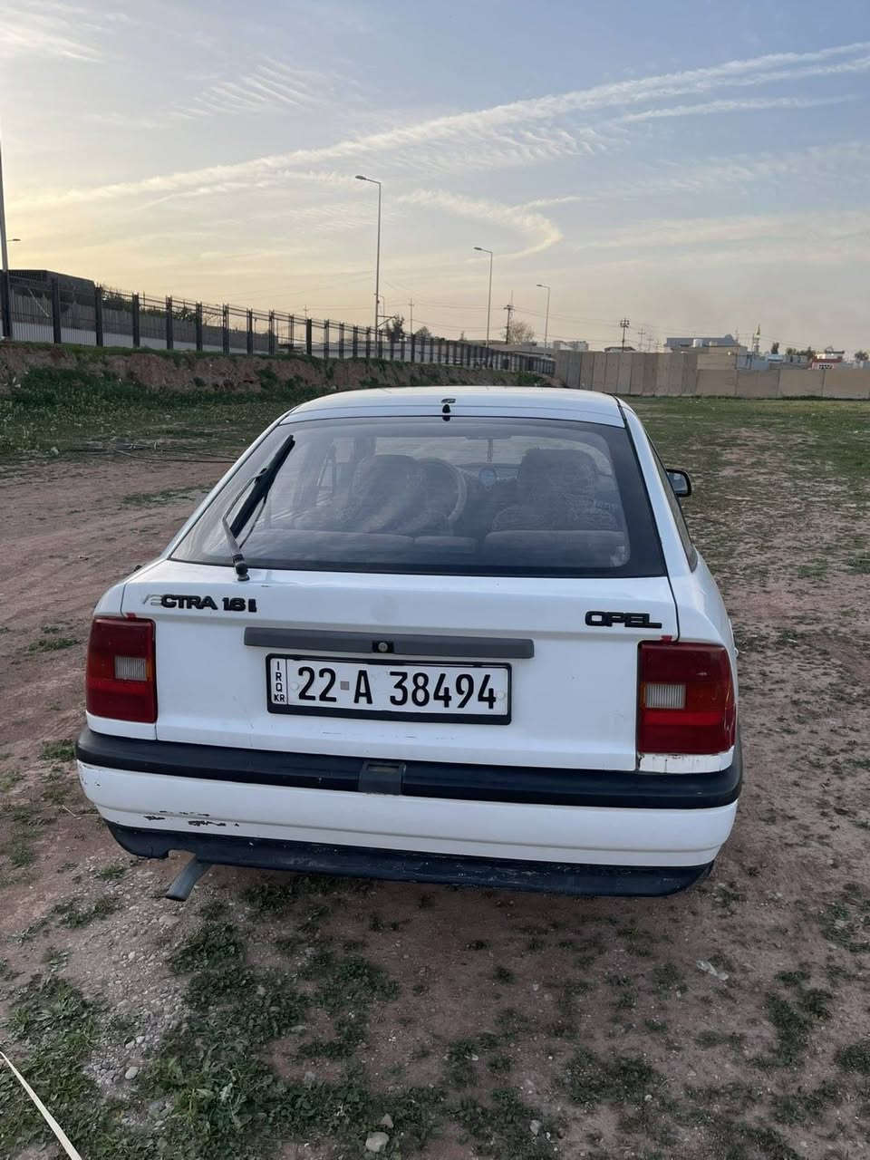 سلامو عليكوم 
سيارة فيكترا موديل 1992 سياري مال دؤستة هةموشتي تازةية بي تةقةو رةقة گير عادي هةمو شتي بةشرتة شوين كةركوك ازادي سعر خاص ***********
