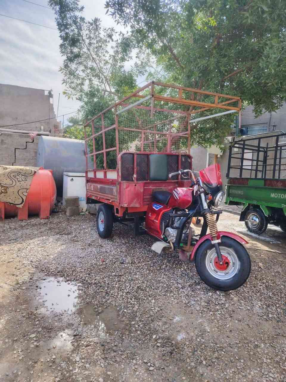 السلام عليكم شباب ستوته دايوان للبيع اوراق اصوليه بيها شويه الحين بالركبه موديل 14 سعرها 850 وبيها مجال مكان بغداد المعامل ***********
