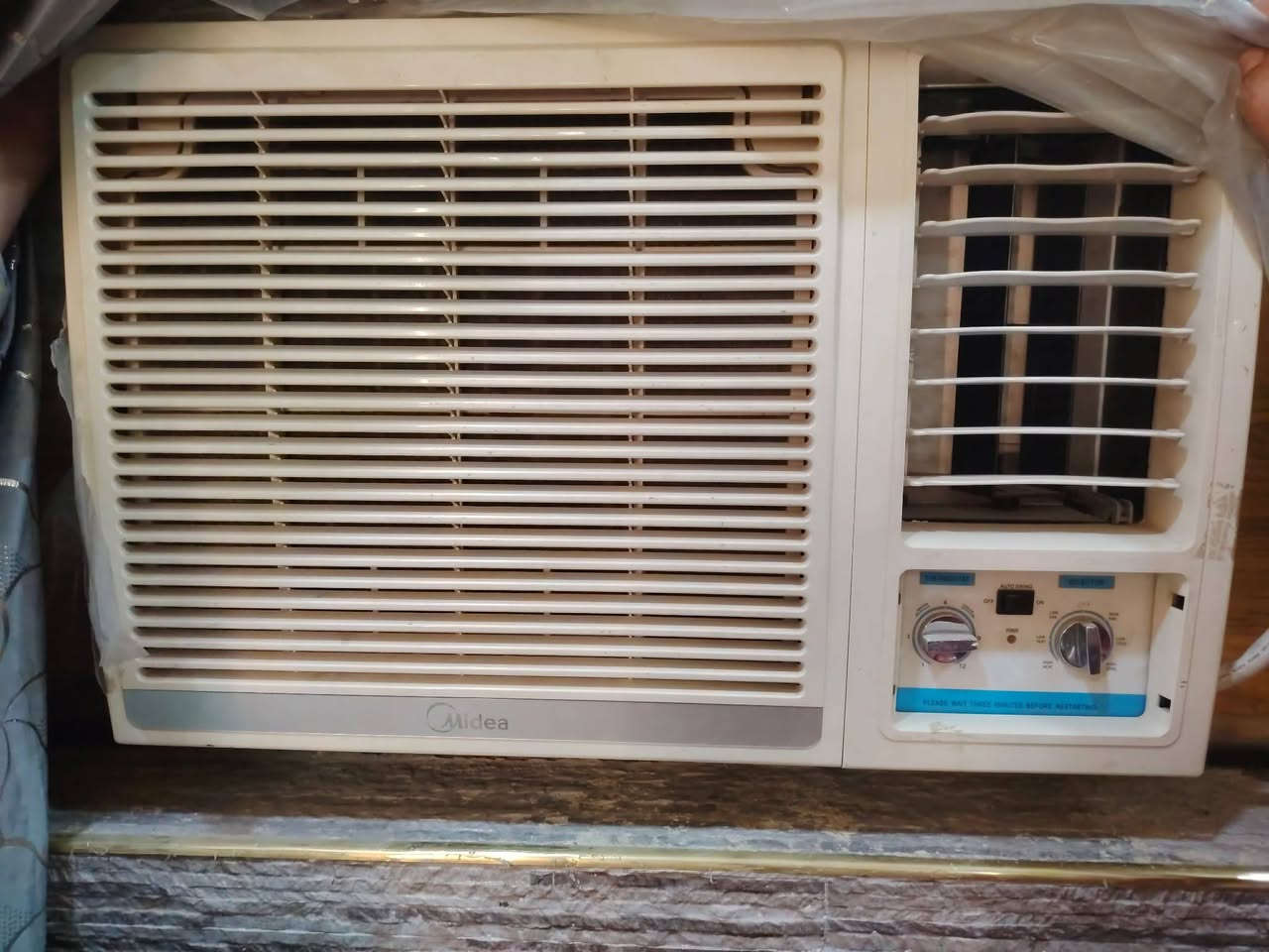 السلام عليكم
مكيفات عدد ٢ 
حجم ٢ طن
كلش نظيفات 
واحد نوع ميديا
واحد نوع كري
ب ٢٥٠ الواحد
الكريعات قرب حسينيه ابو تراب


**إذا كنت صاحب هذا الإعلان وتريد حذفه لأي سبب، رجاءا أرسل رسالة إلى الدعم الفني**