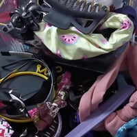 نظارات شمسية ٤٥ قطعة • شغلات شعر ٤٠+ • بوندات