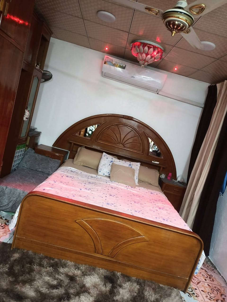 غرفه نوم للبيع خشب صاج نضيفه 
السعر مليون وبيها مجال 
رقم التواصل ***********
عنوان النجف حي الانصار قرب جوهرة العرب
