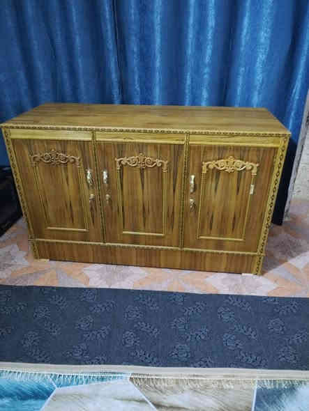 بوفيه جديده حطاطه ما مستخدمه متره ونص للبيع السعر 110 بعقوبه التحرير الرقم ***********
