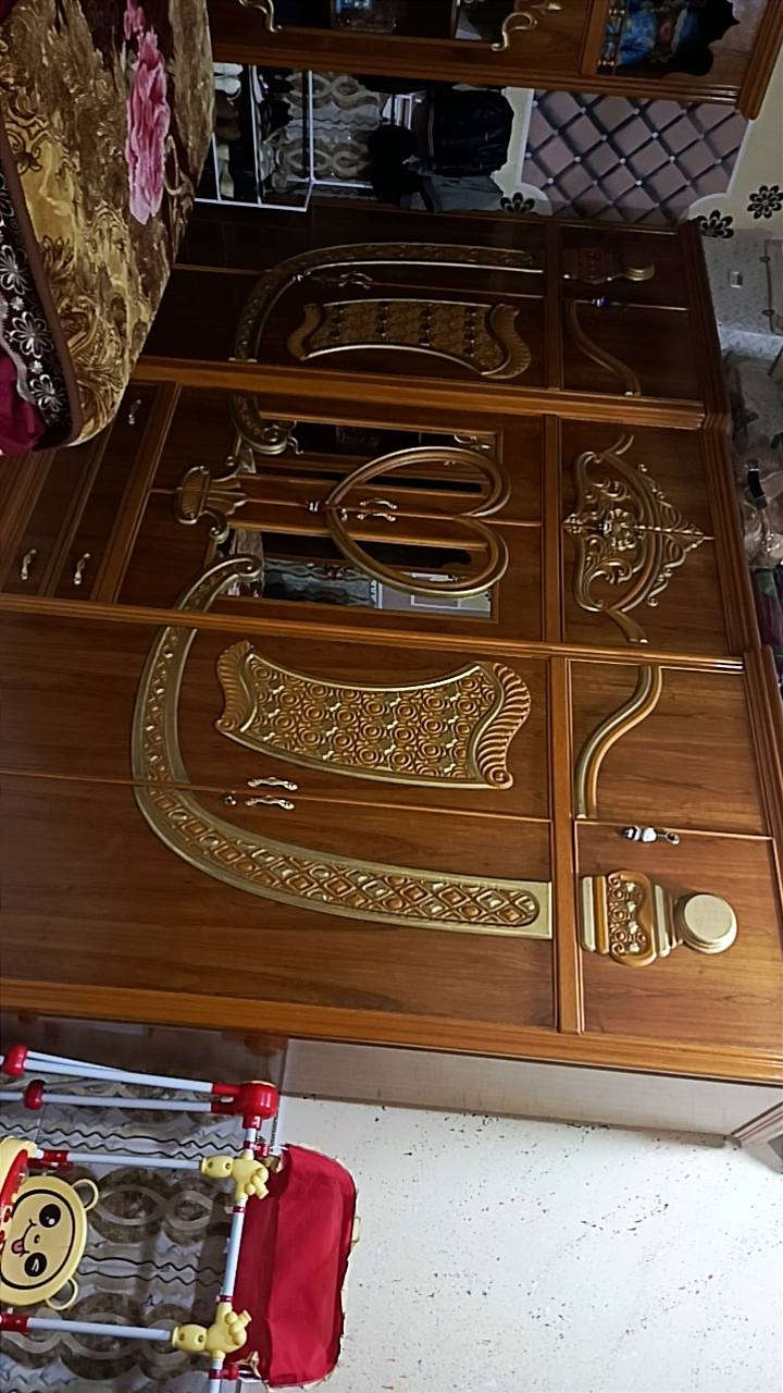 غرفه اخشاب للبيع تسكام 
النضافه 100 بل 100
السعر مليونين ونص وبيها مجال
العنوان النجف الجديده الرابعه 
للاستفسار 
***********
