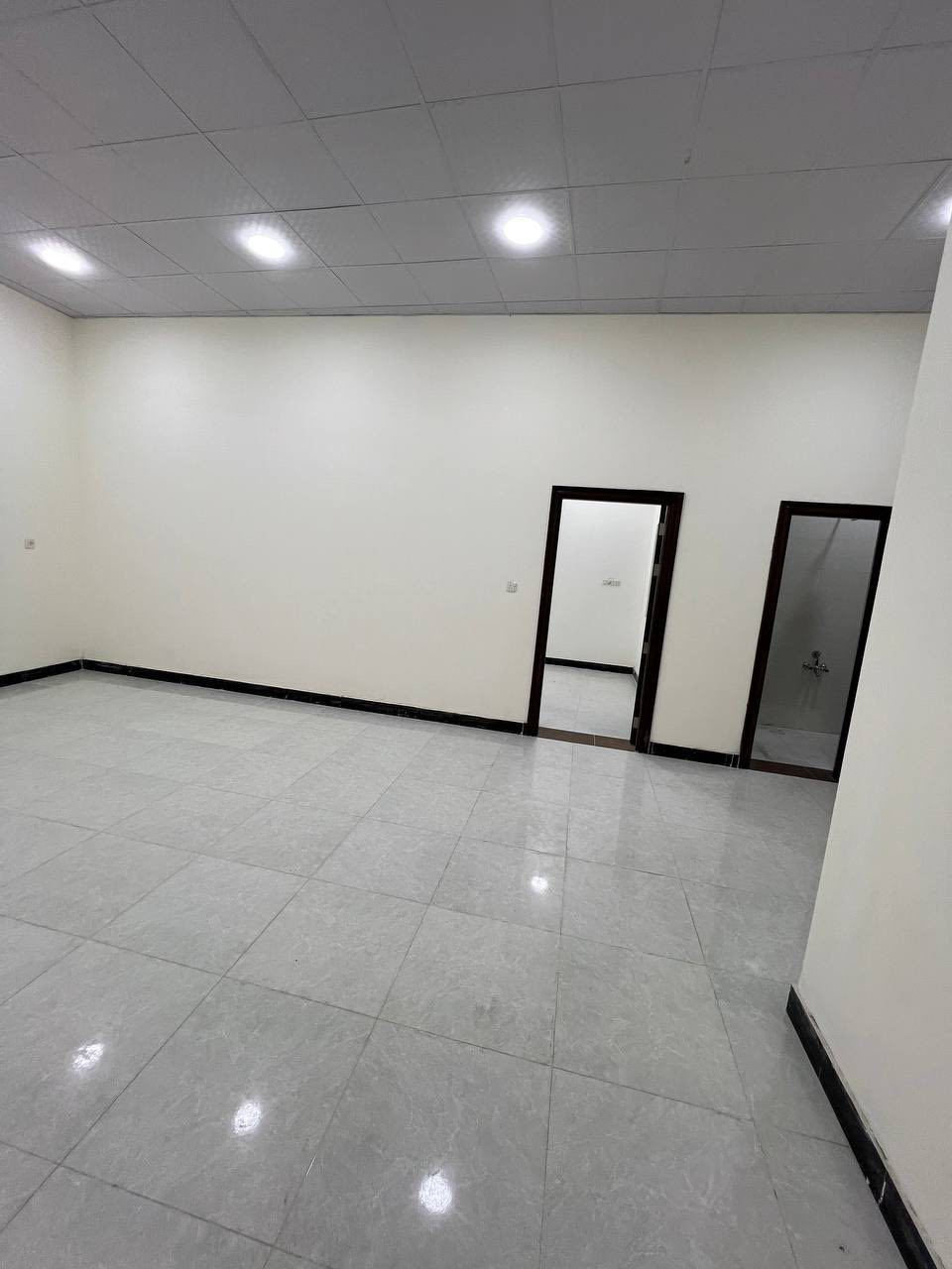 🏛️ شقه تجاريه للايجار  🏛️

في الجنينه بناء حديث ديلوكس

تحتوي غرفتين منام صاله مطبخ

صحيات ضمن بنايه طابق اول

سعر الايجار 750 الف

ــــــــــــــــــــــــــــــــــــــــــ

للمعلومات اكثر الاتصال

على الرقم الموضح 

***********

رابط القناة 

https://t.me/vvvohhh
