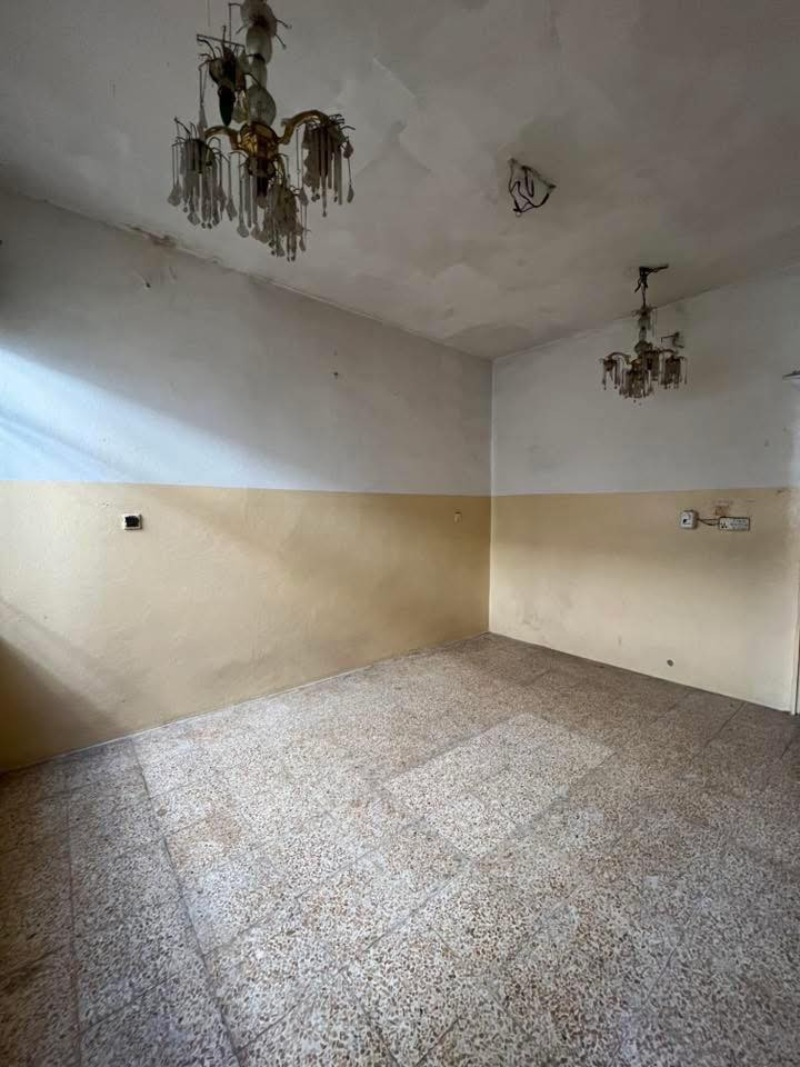 مشتمل للإيجار في حي الوحدة 
غرفه وهول ومطبخ ومشتملات عائله صغيرة ويصلح سكن للطلاب قريب ع جامعه الحدباء 
***********
