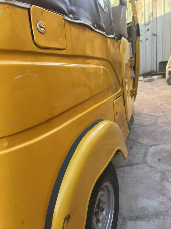 سلام عليكم تكتك موديل 21شهر11كفاله بس صفحه وحده بيهه معجون قليل رقم وسنويه تحويل ثاني يوم السعر 7ونص الرقم ***********
