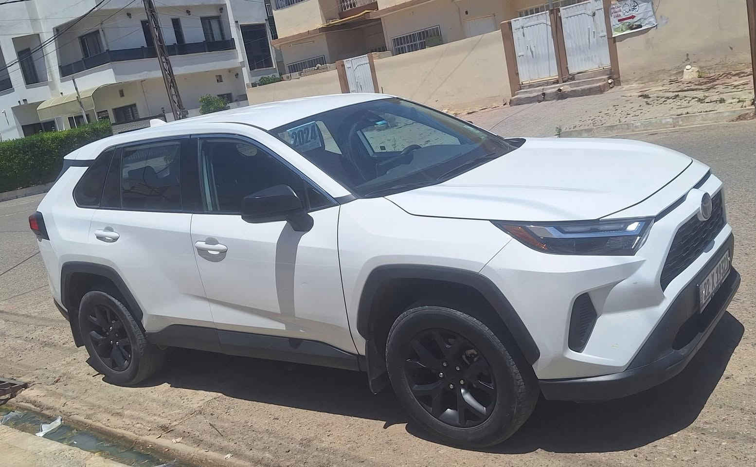 رافور امريكي ٢٠٢٤ رقم أربيل
ماشيه ٢٨ جامرلغ سائق مبدل بلادي
ورصعه عالباب
مكان كركوك 
السعر ٢٤٠
***********
