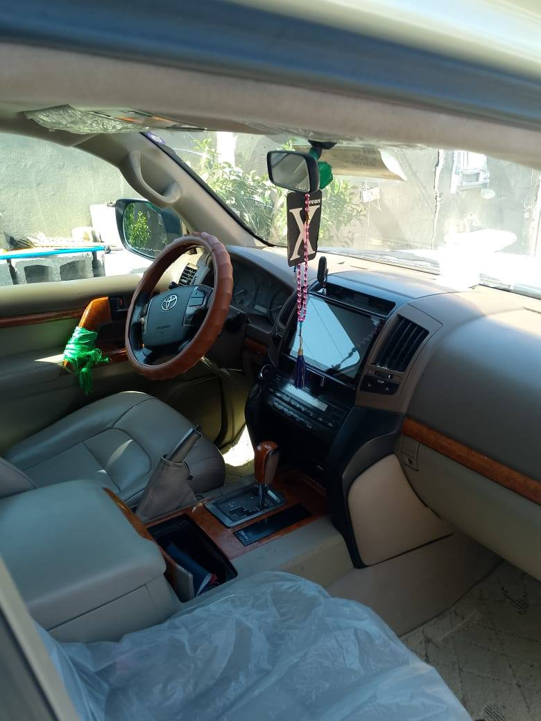 السلام عليكم
تيوتا لاندكروزر 
موديل 2008 محدث 2014 ( دعاميات فقط )
 V 6
مكفوله كفاله عامه 
رقم : اربيل
السعر : 275 $🔥
***********
‏‪0773 472 3922‬‏
