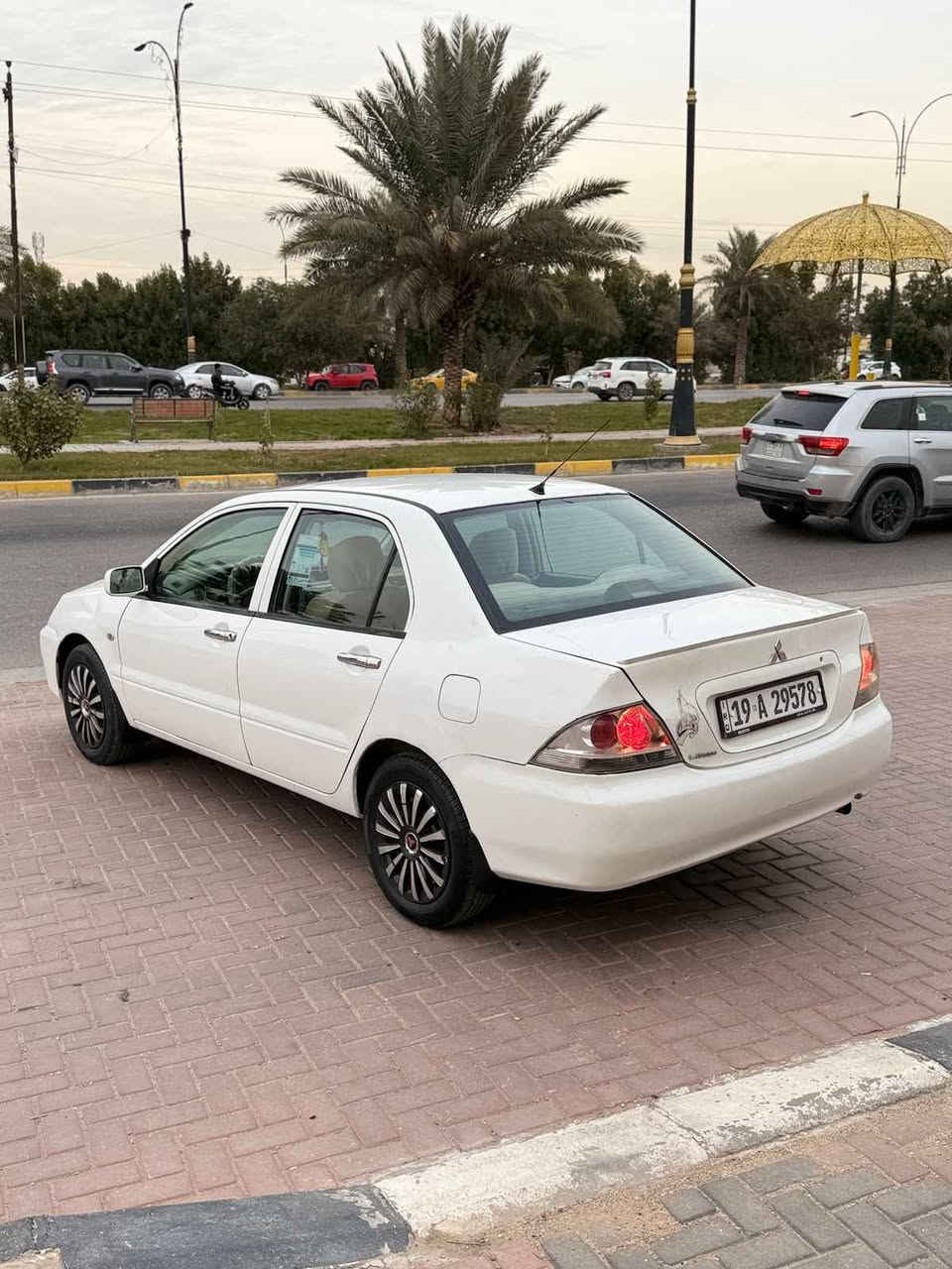 سلام عليكم لانسر 2010 خليجي شركه العامه رقم كربلاء الدولي سنويا مجدد لل30 تحويل مباشر سياره مكفول من الضربه وتبديل صبغ هلاالات جاملغات خلفيه وشبر بلبنيد فقط سياره جاهزة مكينة وكير مكفولات حداديه جديدة تخم تاير كهربائية كله شغال مكان سياره كربلاء 
 سعر 83 مجال قليل 
***********
*********** كربلاء, العراق
