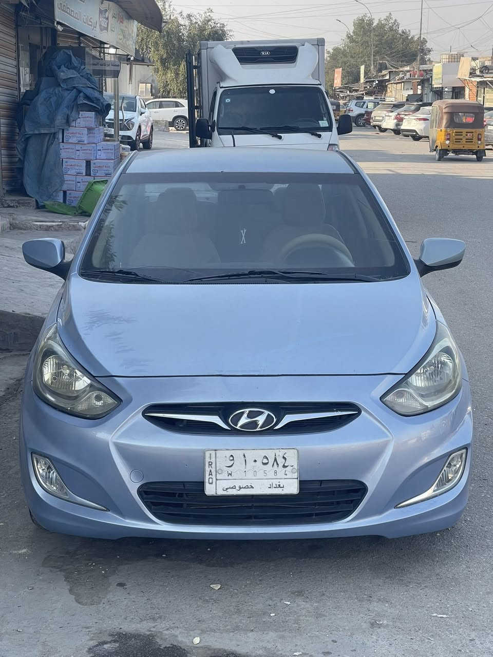 اكسنت 2012 امريكي سياره حادثها دعاميه وبدون ايرباك وصور الحادث بالمنشور سياره جديده بمعنى الكلمه اي صبغ فتح تبديل ما بيها حتى بارد ما بيها ليبل واحد كلها ماشيه 144 mil مكينه وكير كفاله برغي ممفتوح بيهن ولا تنقيص ولا تبخير محرك 1600  داخل بيجي شاشه كامره صدر كله جديد هسه مبدله تبريد تدفئه شغال سياره ع وضع الشركه وتجي وتشوف وتفحص واحلى من الصور 
مكاني البلديات *********** السعر 95 وبيها مجال
