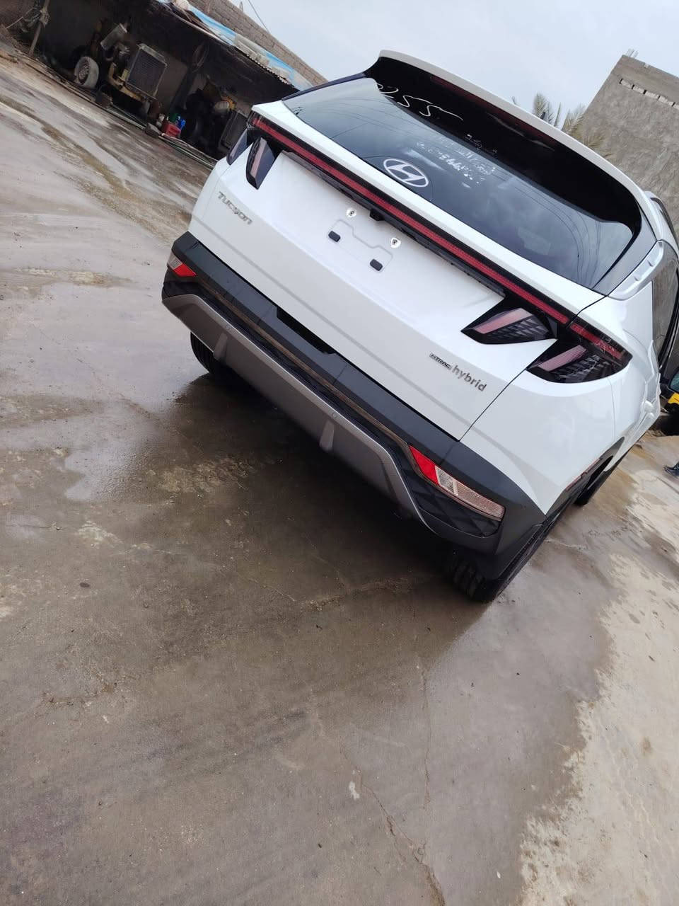 توسان 24 لمتد هايبرد
فول مواصفات واحد على واحد 
بانورما تقديم ترجيع بالبصمه 
كير دكم  داخل ابيض 
دخول جديد 
صور الحادث داخل المنشور 
كشر مكفول من الصبغ 
شاصي ايسر بي تعديل بسيط 
مكاني حله.  رقم ***********     سعر  235 وبيه مجال
