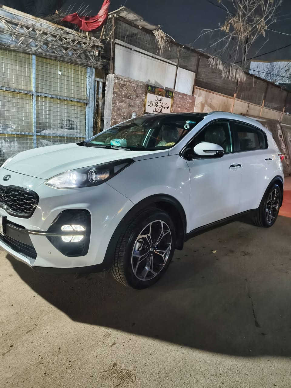 السلام عليكم سبورتج خليجي 2021 جيتي لاين فول ماشيه 47 الف
فتحه بانورامه
بصمه
تحكم ستيرن 
شفتات 
مانع نحدار
توقف ذاتي 
هاندبريك دكمه
ثلاث انظمه قياده 
حساسات ١٨٠
مري شفط 
جنطه كهرباء 
قطعتين تبريد 
بعد بيه مواصفات جيتي لاين معرؤف 
مكينه 2000 دوش مكفوله
كير مكفول  سياره نظيفه جدا 
سونار مرفق بيه بارد بالجنطه كد شبر 
السعر 245 وبي مجال 
*********** مكاني الدؤره ابودشير
