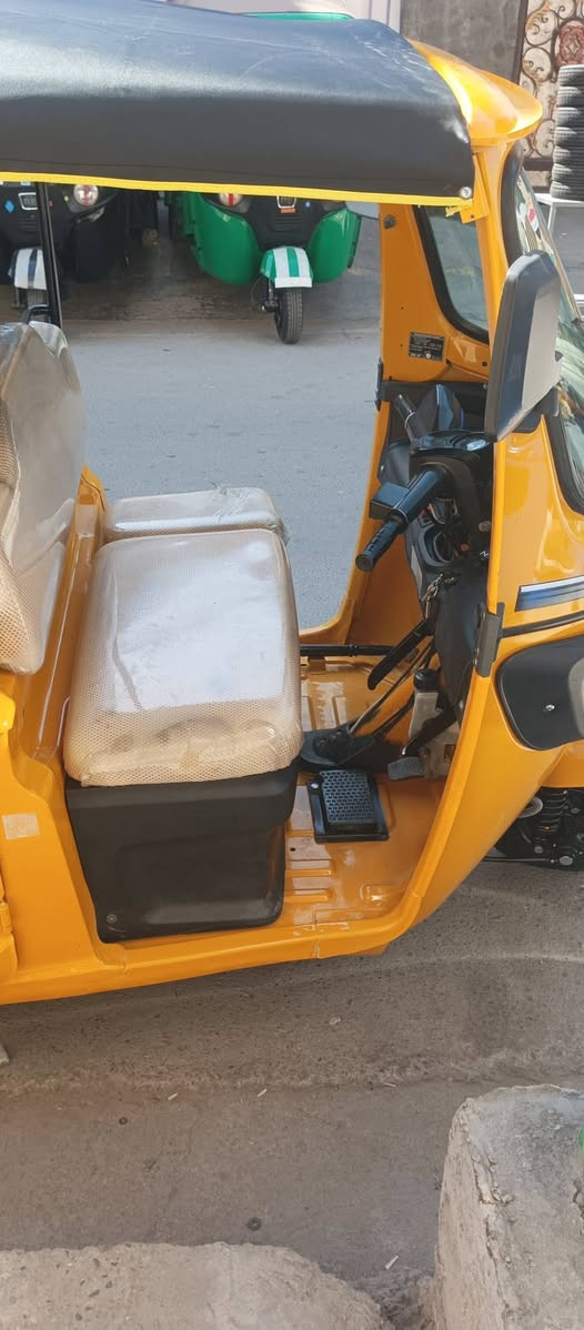 تكتك تفي اس جديدة اللبيع محرك مكفول موديل 2022 مكاني بغداد مدينة الصدر الرقم ***********
