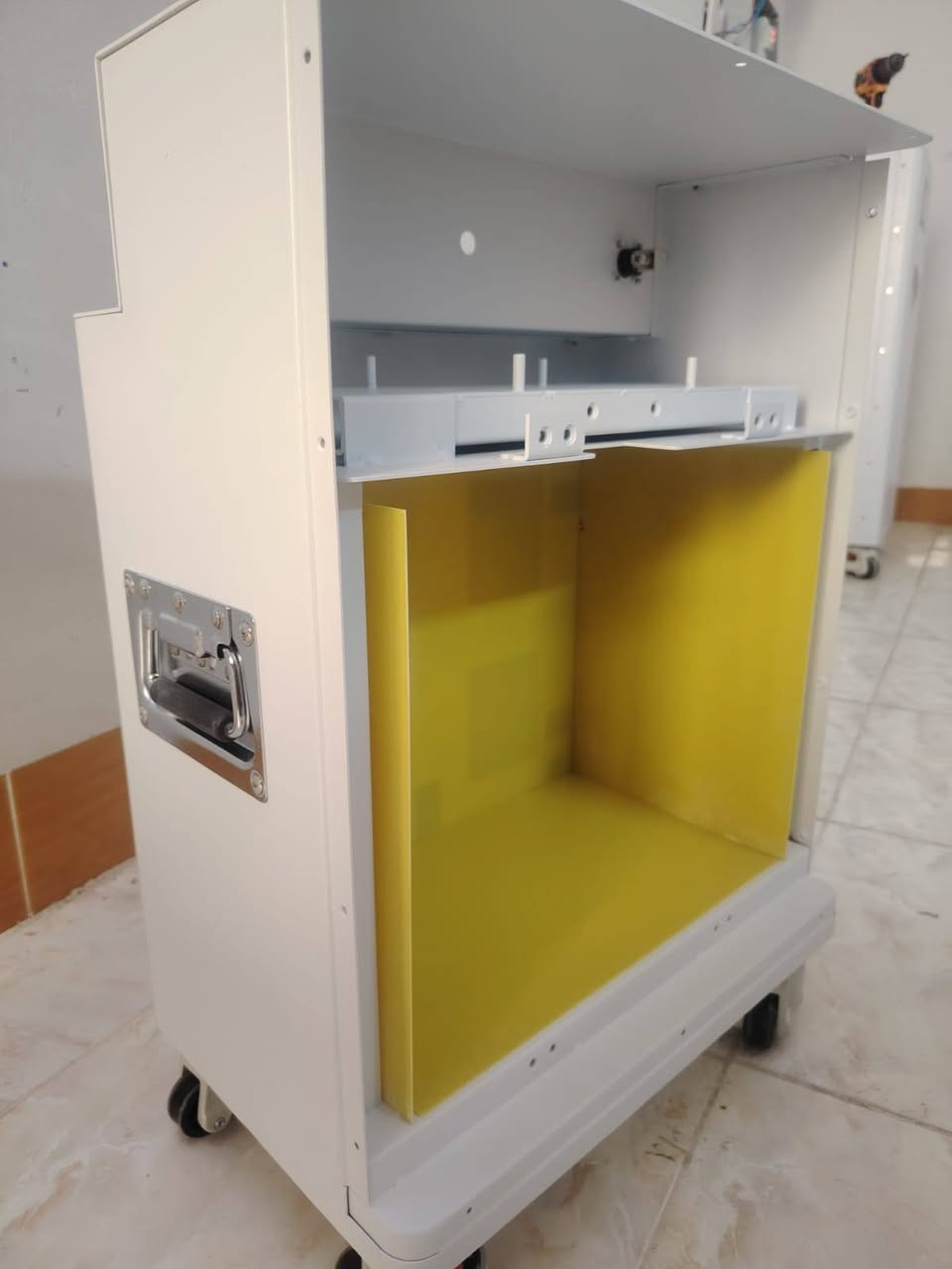 🔋 صندوق بطاريات ليثيوم فوسفات الحديد (LiFePO4)
خيار مثالي لأصحاب تجميع البطاريات ومنظومات الطاقة الشمسية ⚡

✅ تصميم عملي ومتين
✅ مناسب لتجميع خلايا الليثيوم باحترافية
✅ ثبات عالي وأداء موثوق
✅ حماية أفضل وعمر تشغيل أطول مقارنة بالبطاريات التقليدية
✅ مناسب للانفيرترات ومنظومات الطاقة الشمسية
✅ جاهز للتشغيل بأعلى كفاءة

إذا كنت من أصحاب تجميع البطاريات وتبحث عن صندوق قوي ومرتب وعملي، فهذا الخيار مناسب لك 🔋

📩 للاستفسار والحجز راسلنا على الخاص
📍متوفر بكميات محدودة
 واتساب 
***********
