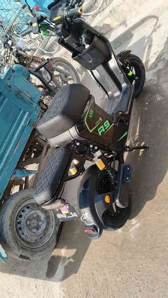 السلام عليكم دراجه شحن للبيع مواصفات حلوه الملف 1200 بطاريات كبار 22 امبير تمشي 109 الحقيقه 70 تحكم بالشاشه بلوتوث مكاني نجف مكتب رشيد السعر 550 وبيها مجال (***********) هذا رقم الواتساب
