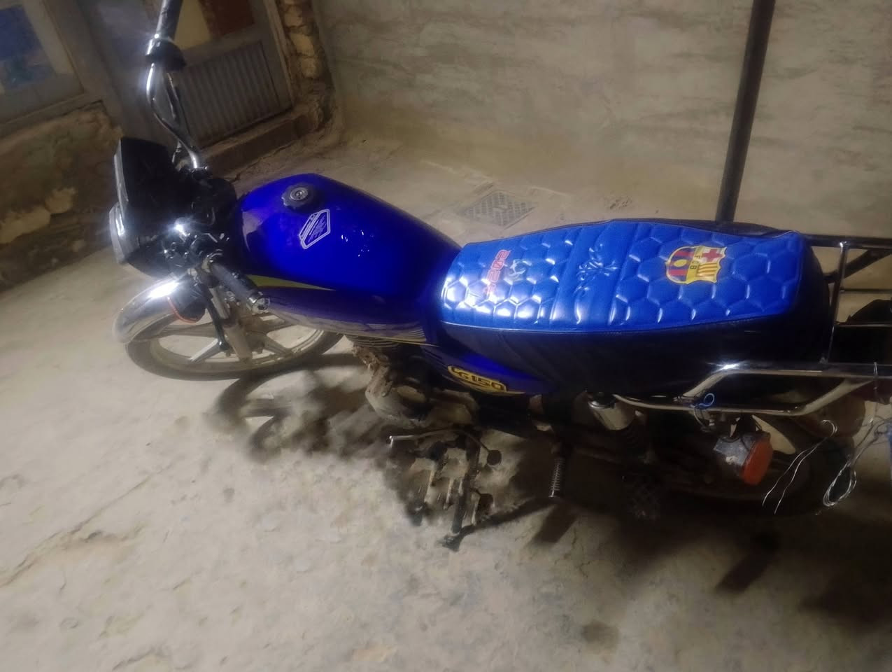 السلام عليكم دراجه يراني موديل 16 البيع او مراوس مبايل ايفون  12 13 14 فقط اتواصل ع رقم ***********
