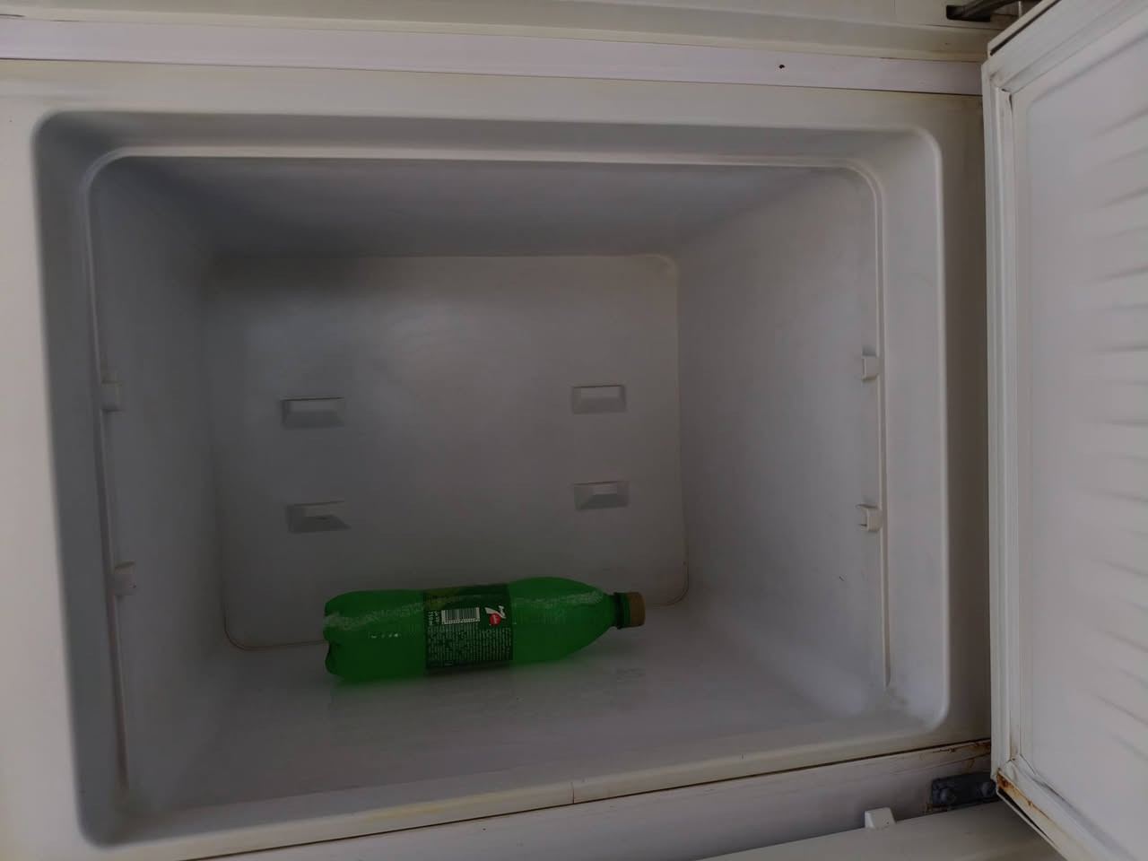 ثلجه البيع مستعمله 150الف وبيه مجال
رقم التلفون ***********
