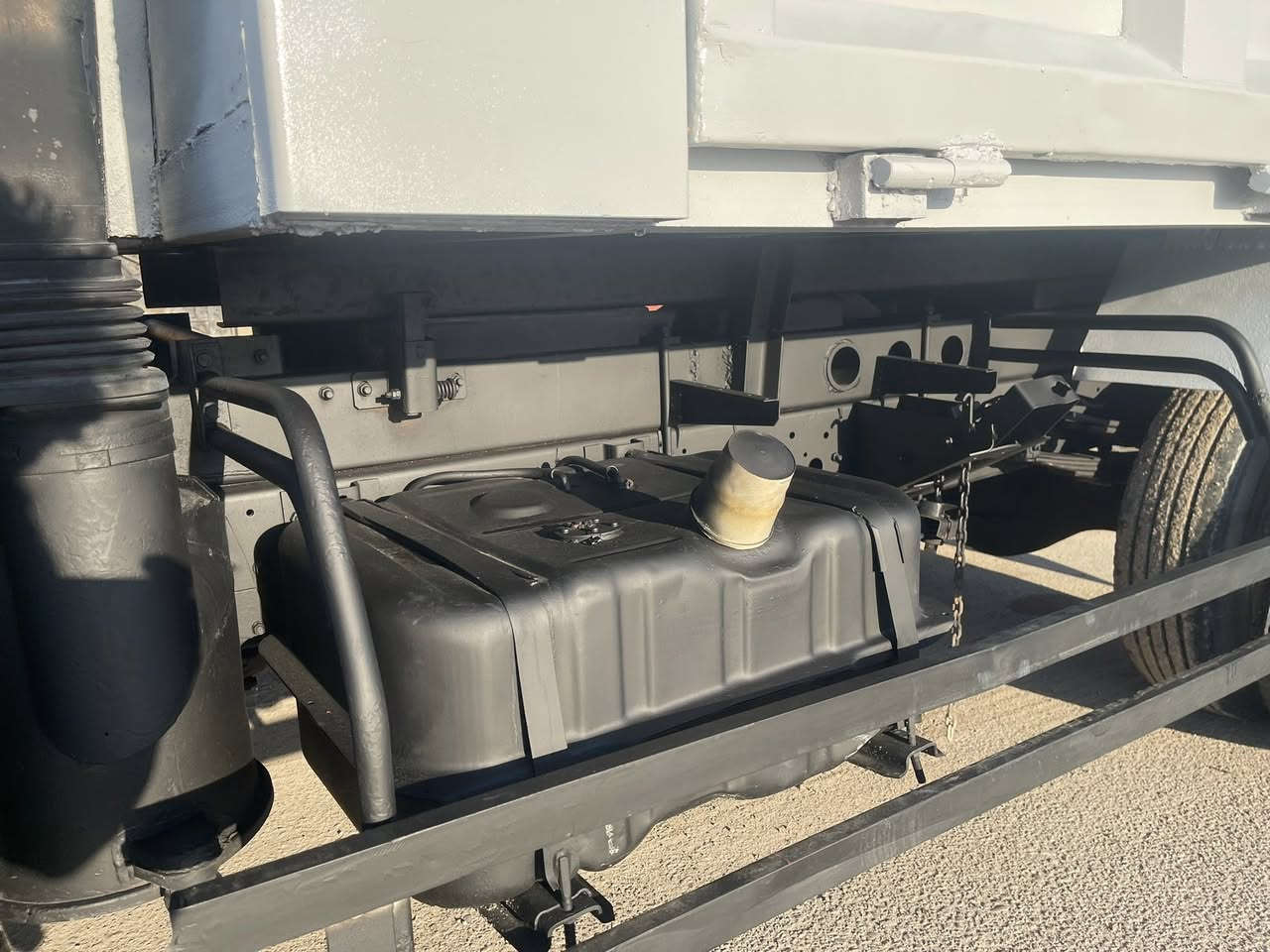 سلام وعليكم زوزه أربعه طن سياره جاهزه كبل للشغل سياره بل بصره رقمه بغداد  سعر 65 وبيه مجال وهاذا رقمي شراي ينتصل 
***********
