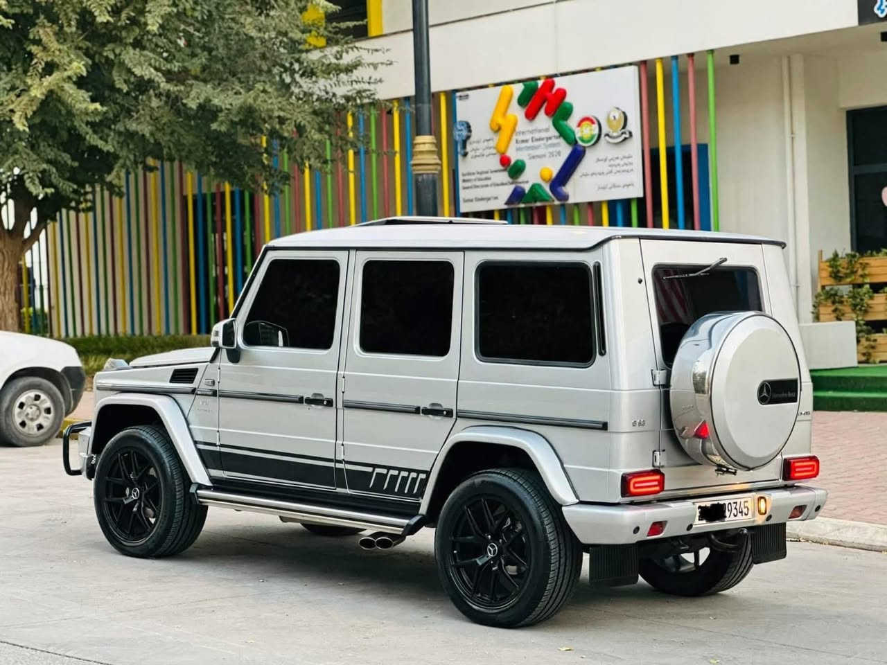 سلام وعليكم للبيع
جي كلاس موديل 2003 
بدون تحديث فقط البنيد محدث
بدون صبغ سيارة جاهزه 
بسمي سيارة رقم دهوك 
سعرها 289 وبيها مجال 

***********
