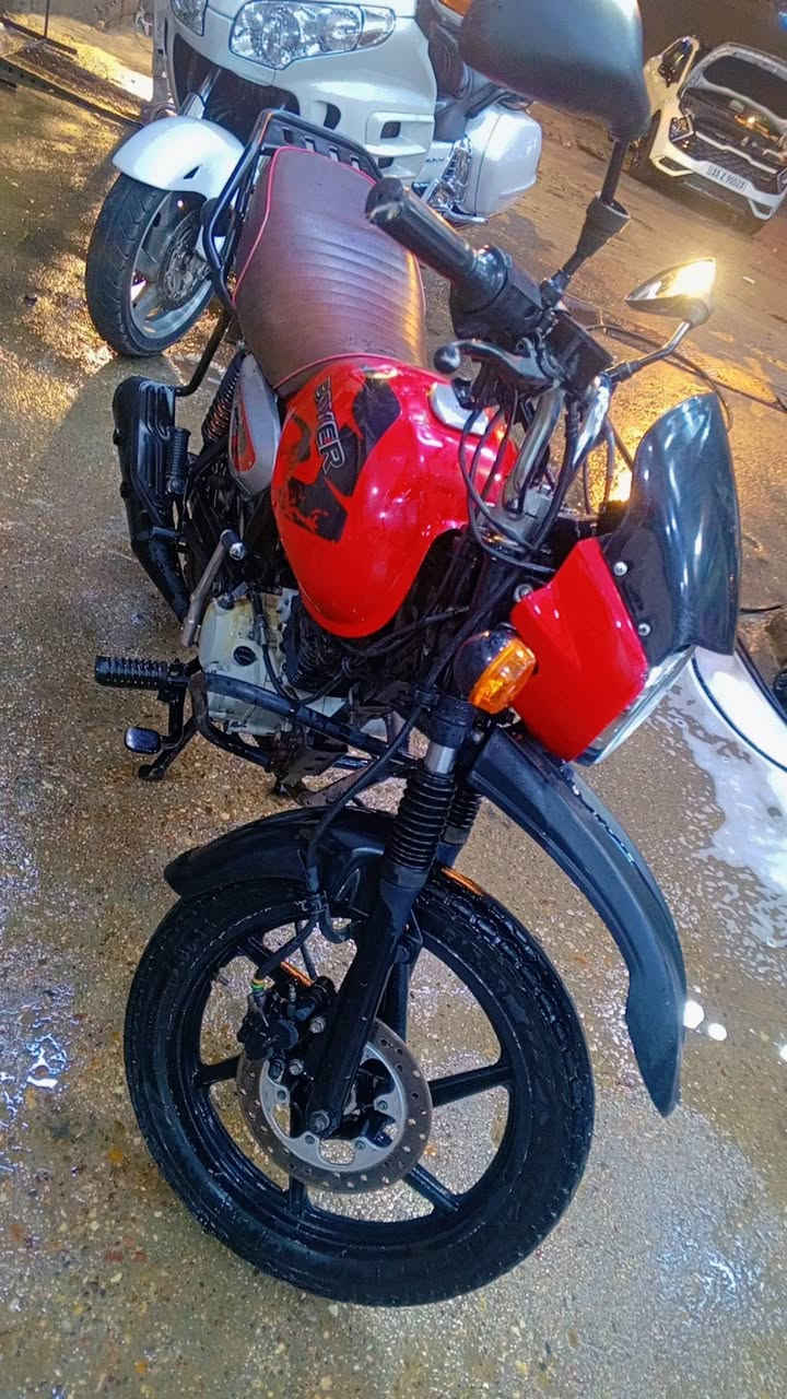 سلام عليكم ورحمه الله وبركاته 
دراجه بوكسر جبلي موديل 22 للبيع 

الدراجه بيها نقص شي واحد نقصها بس شخص يطلع بيها على باب الله 

لا دخان ولا تنقيص ولا تكطيعه لايك زنون شديته اب 50 الف 
 مكينه خرسه 

 اللهم صلي على محمد وال محمد  نرجع للسعر رايدها 

850 وبيها مجال حك الجيه وراعيها اطاني كم ورقه هم اطيهن الك وشتريد بعد اكثر من هاذ

***********
 العنوان حي اور

