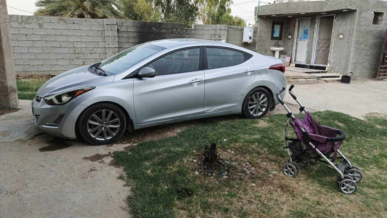 سيارة النترة وارد أمريكي 

سنوية باسمي موديل 16 

 رقم بغداد مميز 

محرك كير لا تبخير ولا تنقيص

كهربايات كلها شغالة

تبريد شغال 

تخم تاير جديد

هسزة لحد شهر الرابع 

سنويا لحد سنة 28

مكان السيارة بغداد الشعلة السلاميات 

لتواصل على الرقم *********** 

يوجد بها سونار
