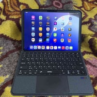 ايباد M4 11 برو • بطارية ١٠٠٪ • كيبورد وقلم